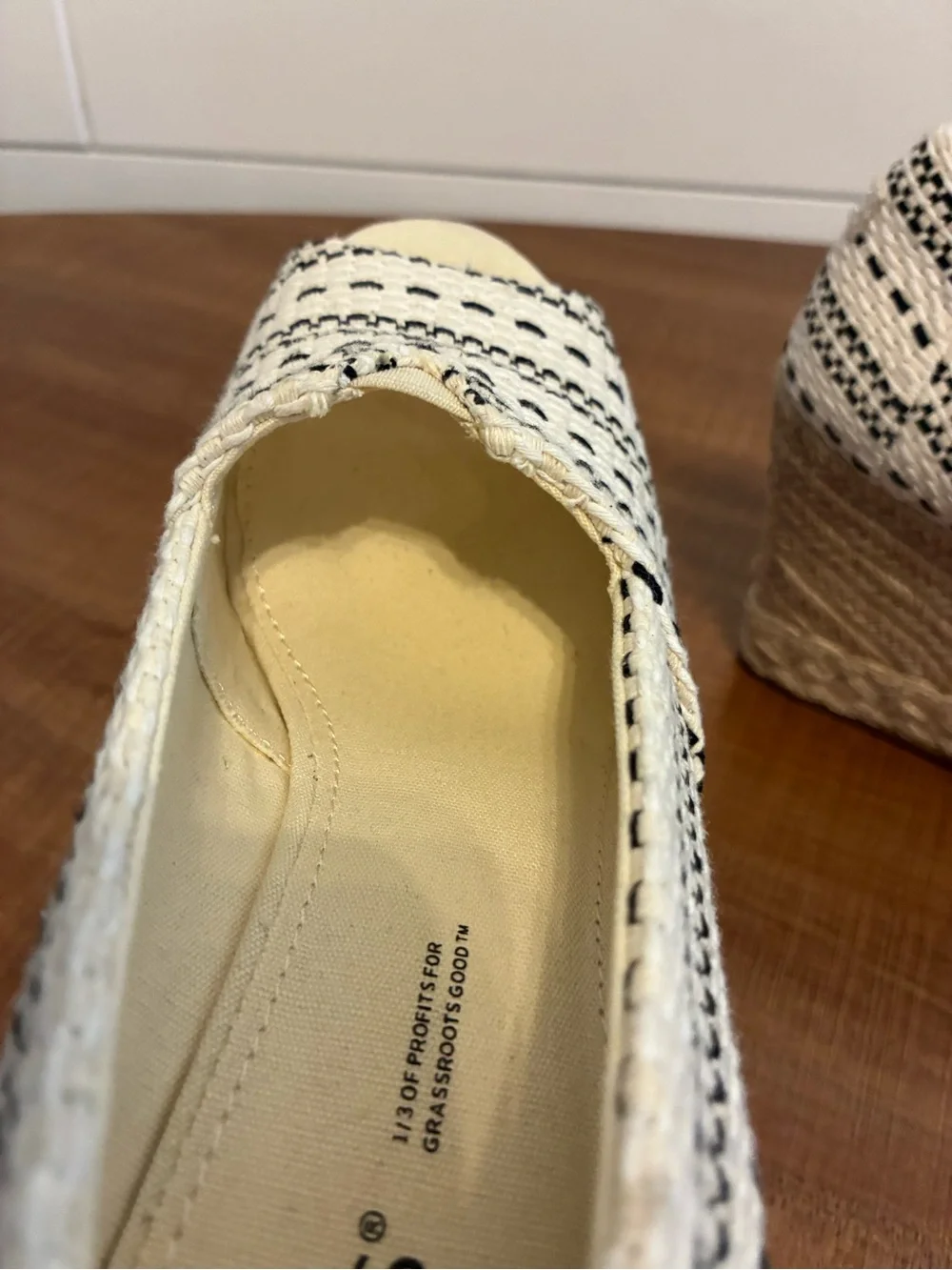 Toms Black & White Striped Espadrille Wedge Peep-Toe 7.5